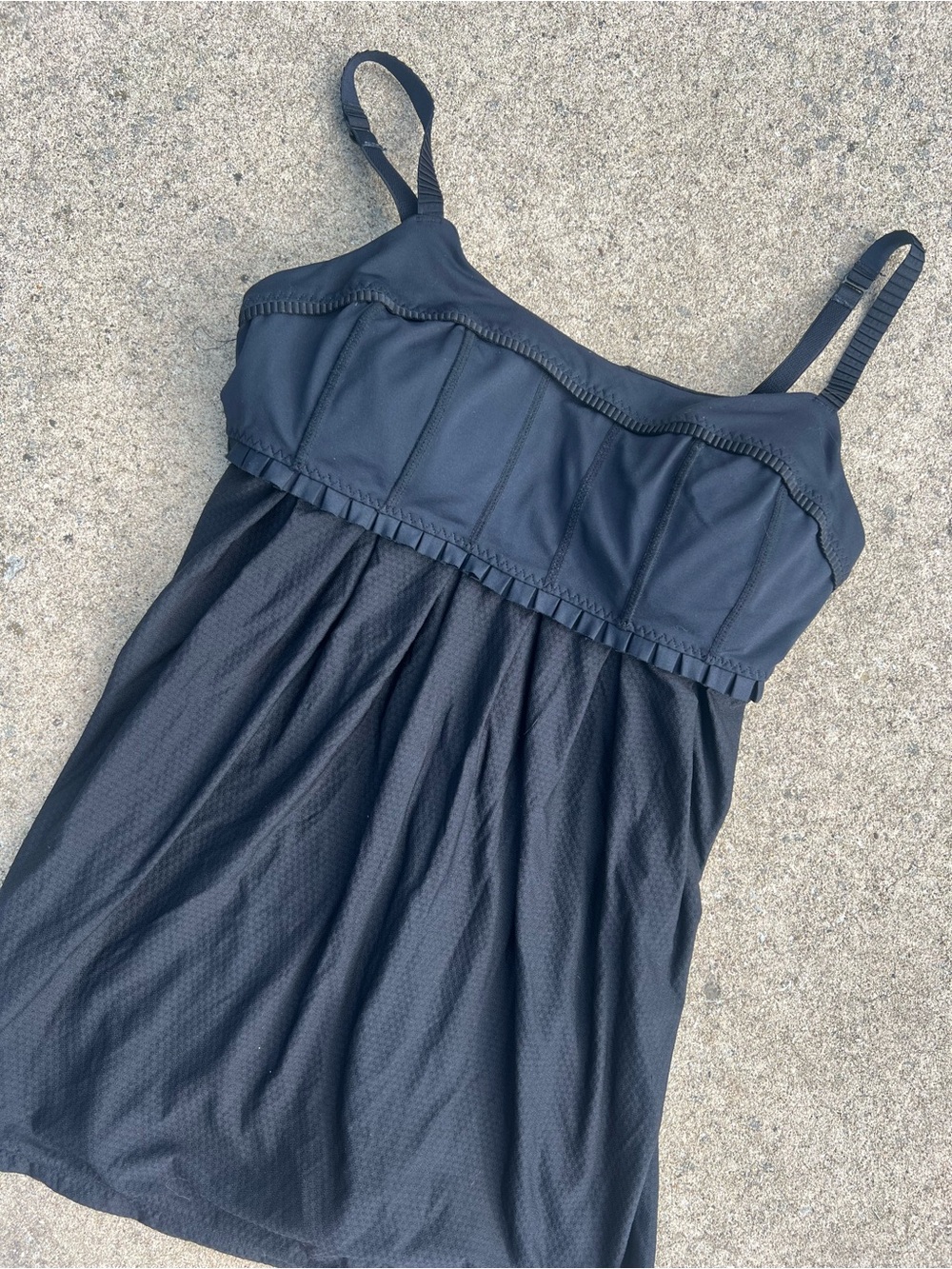Lululemon Black No Limits Tank Built In Bra Adjustable Strap Athletic Top